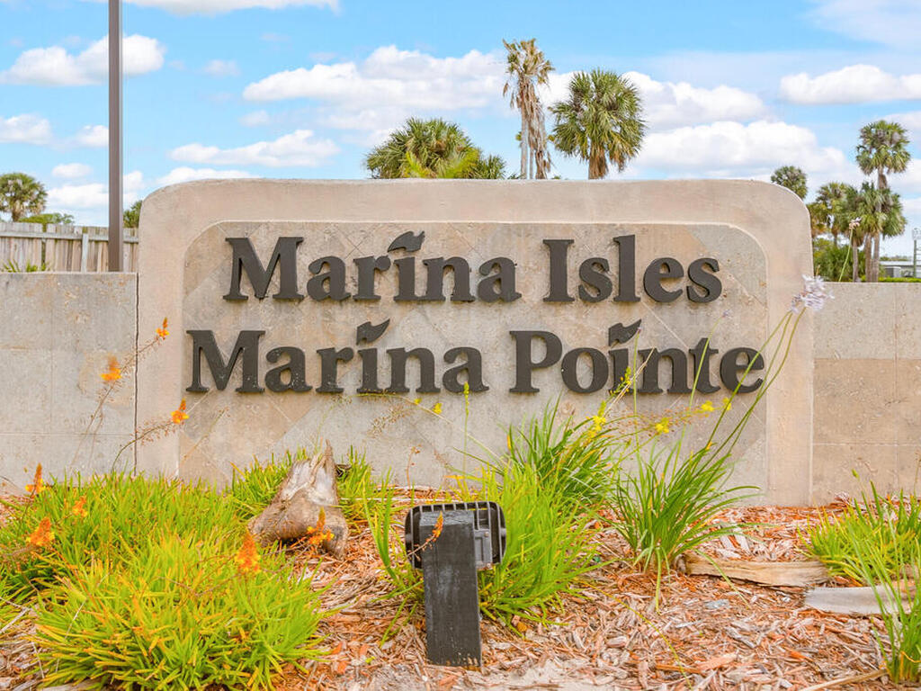 18 Marina Isles Boulevard, Indian Harbour Beach, FL 32937