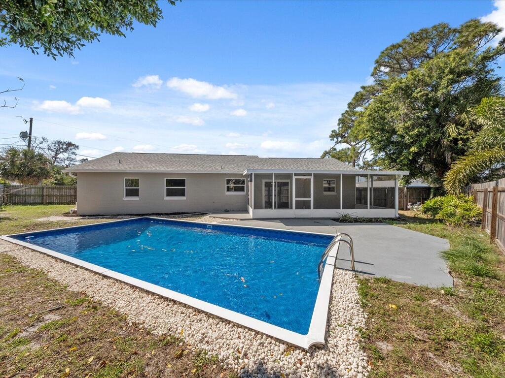 338 Howard, Melbourne, FL 32935