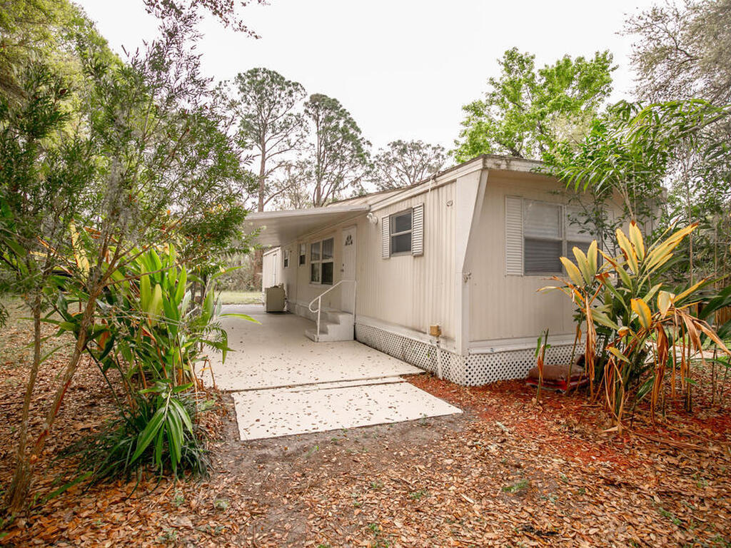 1150 Roberta Lane, New Smyrna Beach, FL 32168