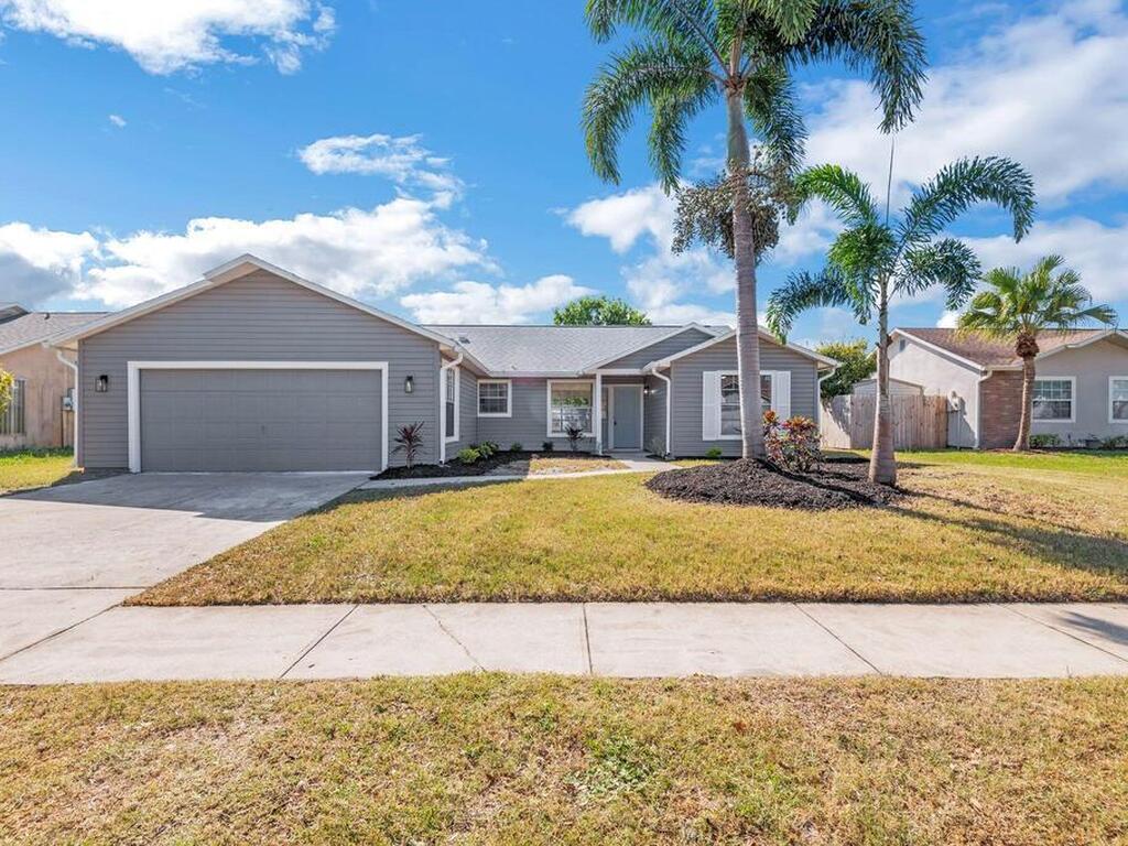 827 Pine Shadows Avenue, Rockledge, FL 32955