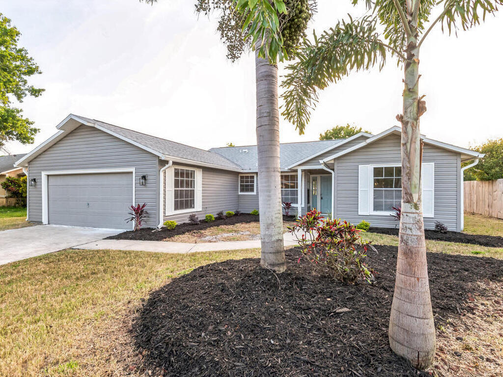 827 Pine Shadows Avenue, Rockledge, FL 32955