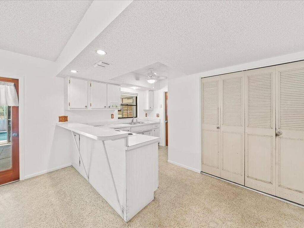 2862 Starlight Cir, Palm Bay, FL 32905