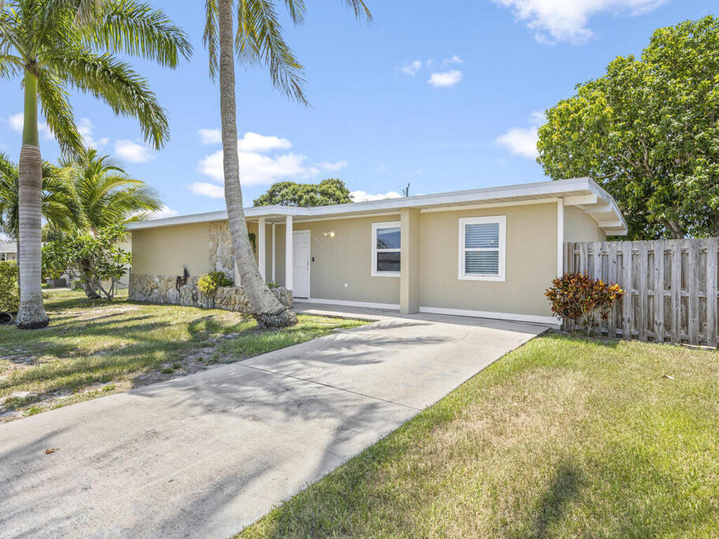 824 Cadez Street, Palm Bay, FL 32905