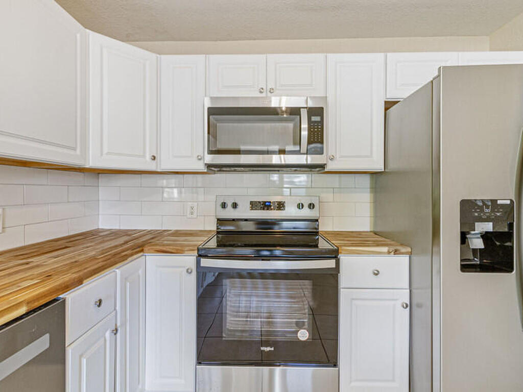 1740 Country Lane, Titusville, FL 32780