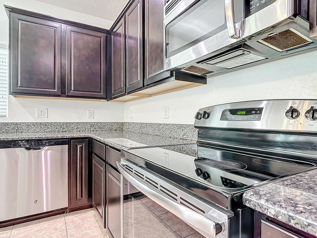 860 Fiddleleaf Circle, Melbourne, FL 32904