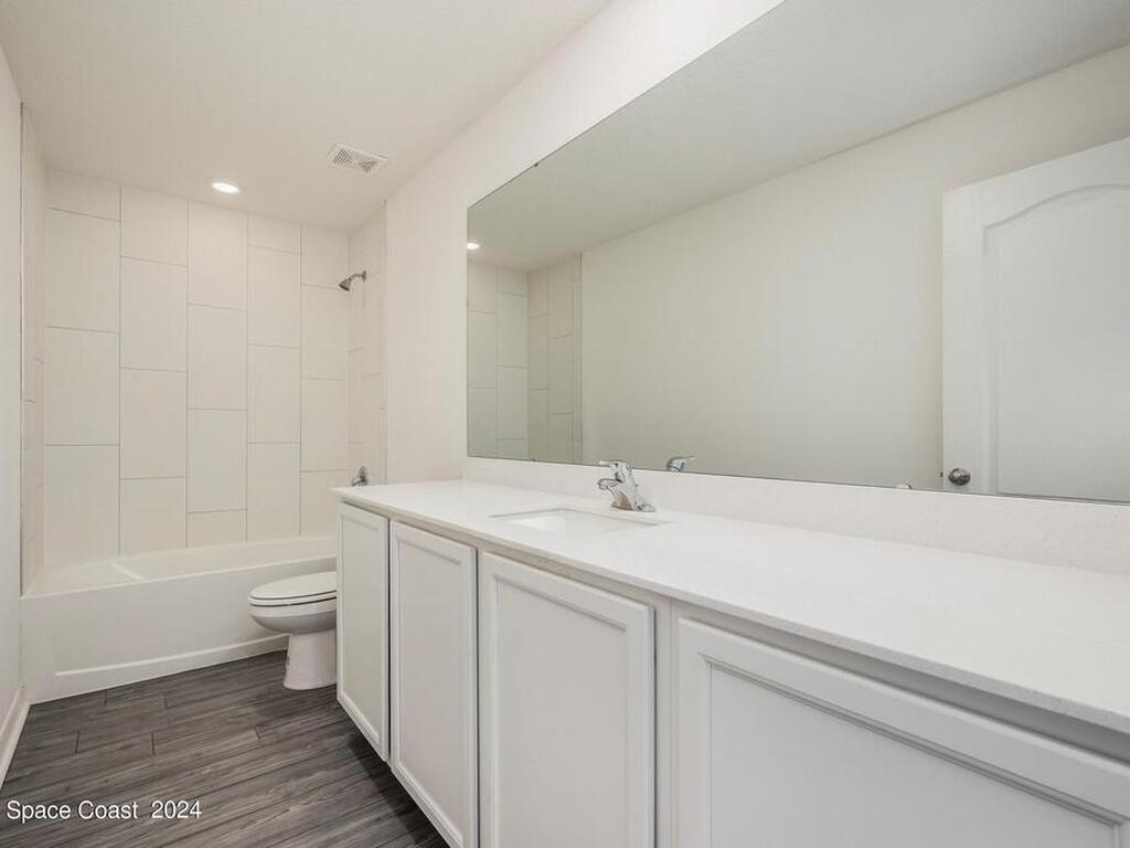 450 Oldenberg Street, Palm Bay, FL 32908