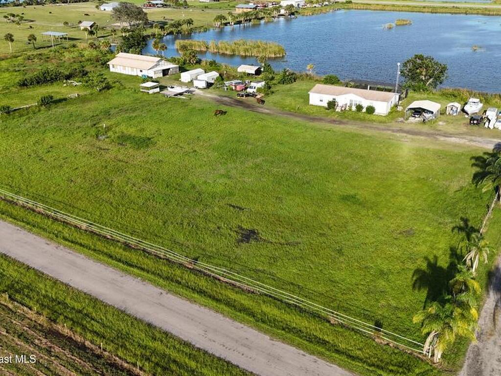 1651 B J Lane, Melbourne, FL 32904