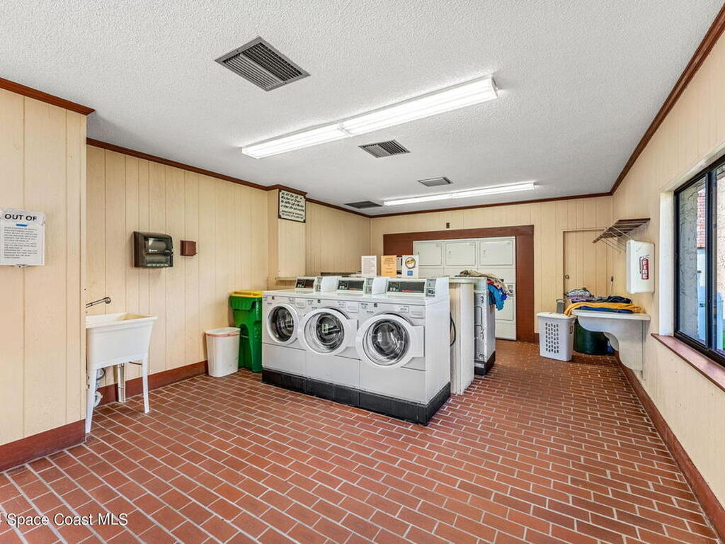 256 San Paulo Circle, West Melbourne, FL 32904