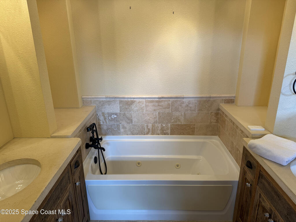 215 Bonita Drive, Merritt Island, FL 32952