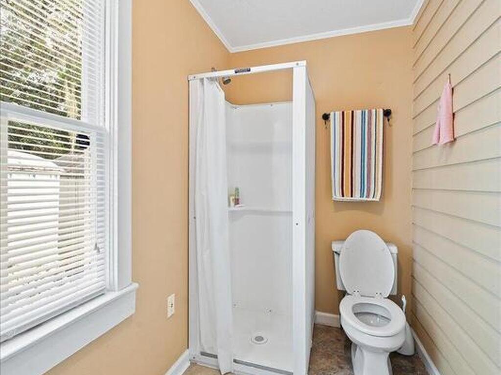 565 Montreal Avenue, Melbourne, FL 32935