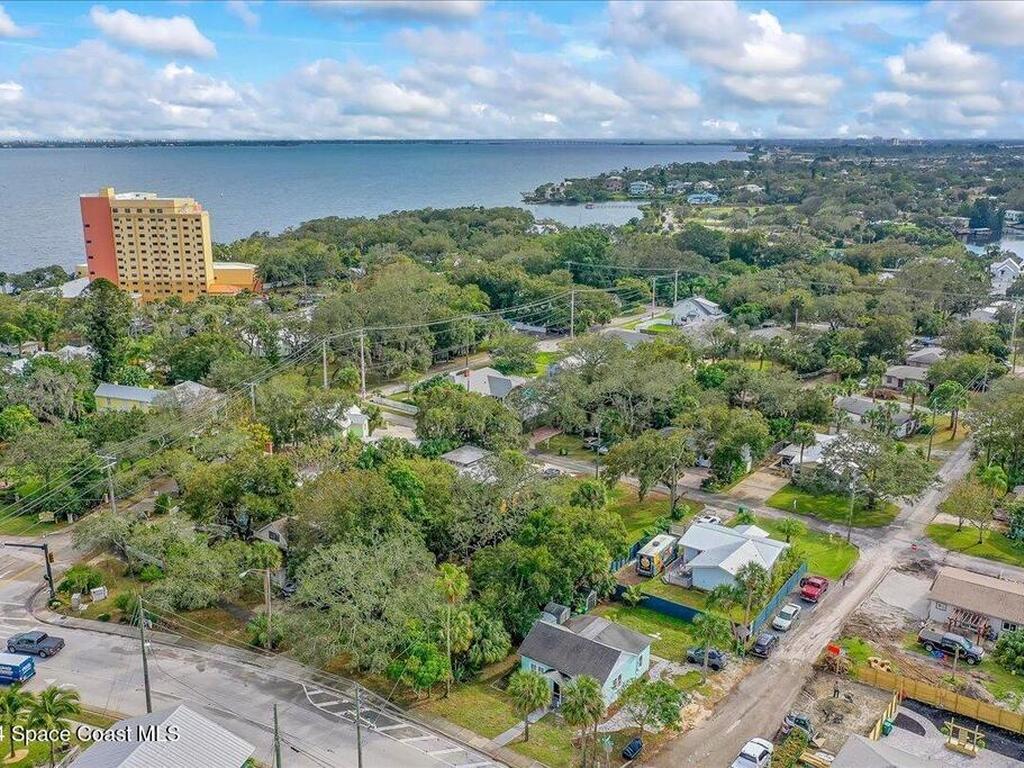 565 Montreal Avenue, Melbourne, FL 32935
