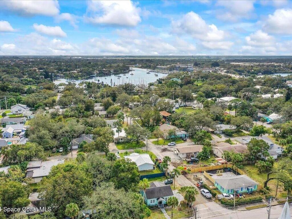 565 Montreal Avenue, Melbourne, FL 32935