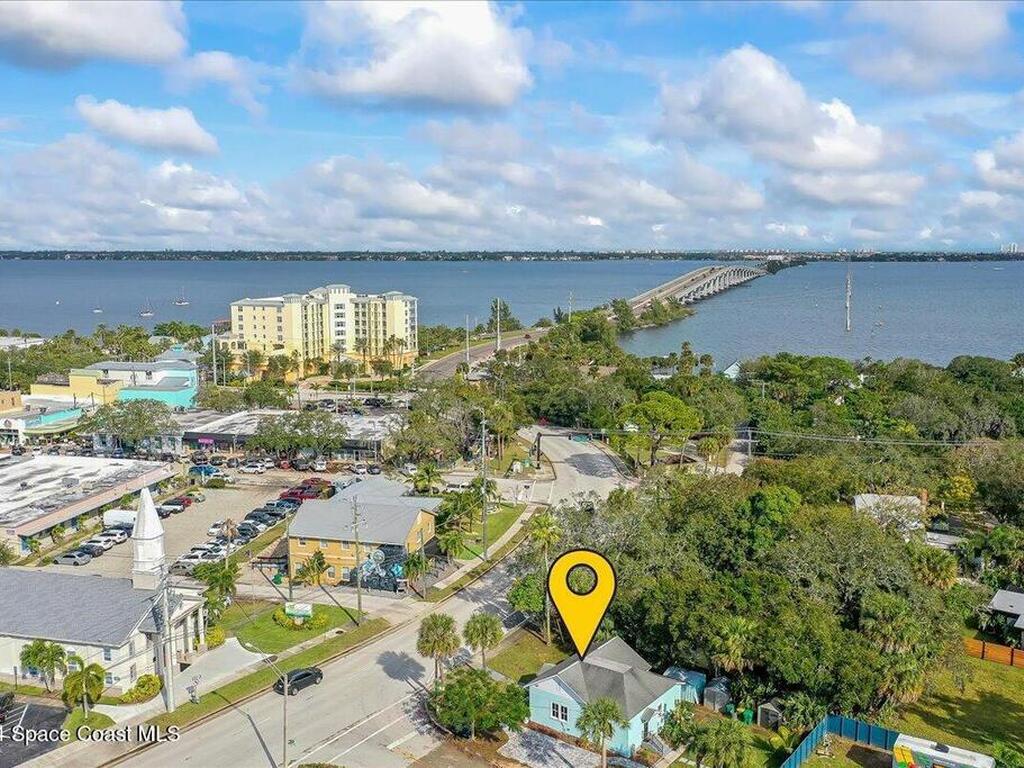 565 Montreal Avenue, Melbourne, FL 32935