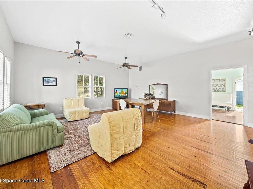 565 Montreal Avenue, Melbourne, FL 32935