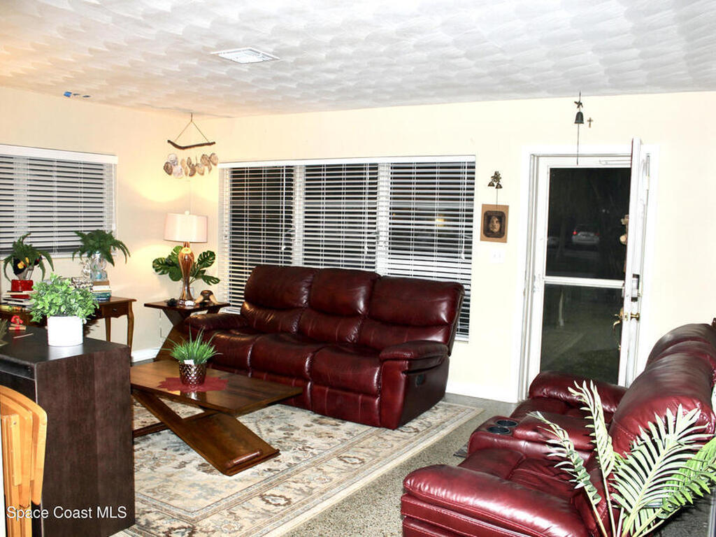 139 W Laila Drive, Melbourne, FL 32904