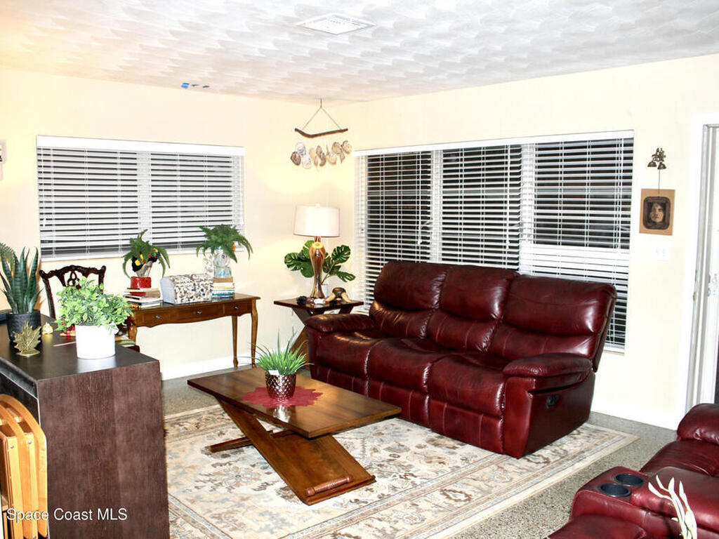 139 W Laila Drive, Melbourne, FL 32904