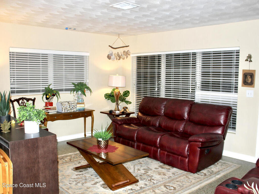 139 W Laila Drive, Melbourne, FL 32904