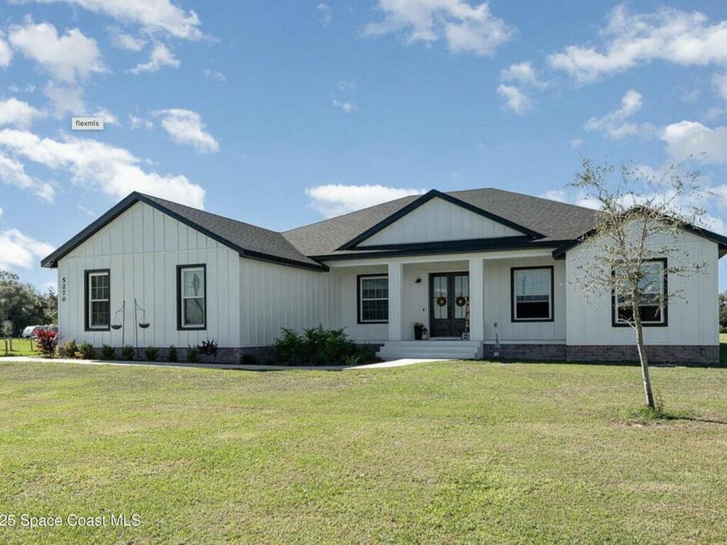 5270 Dixie Way, Mims, FL 32754