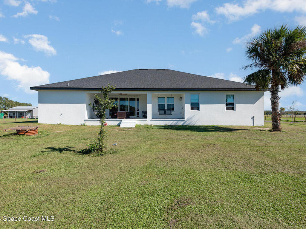 5270 Dixie Way, Mims, FL 32754