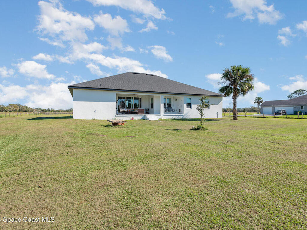 5270 Dixie Way, Mims, FL 32754