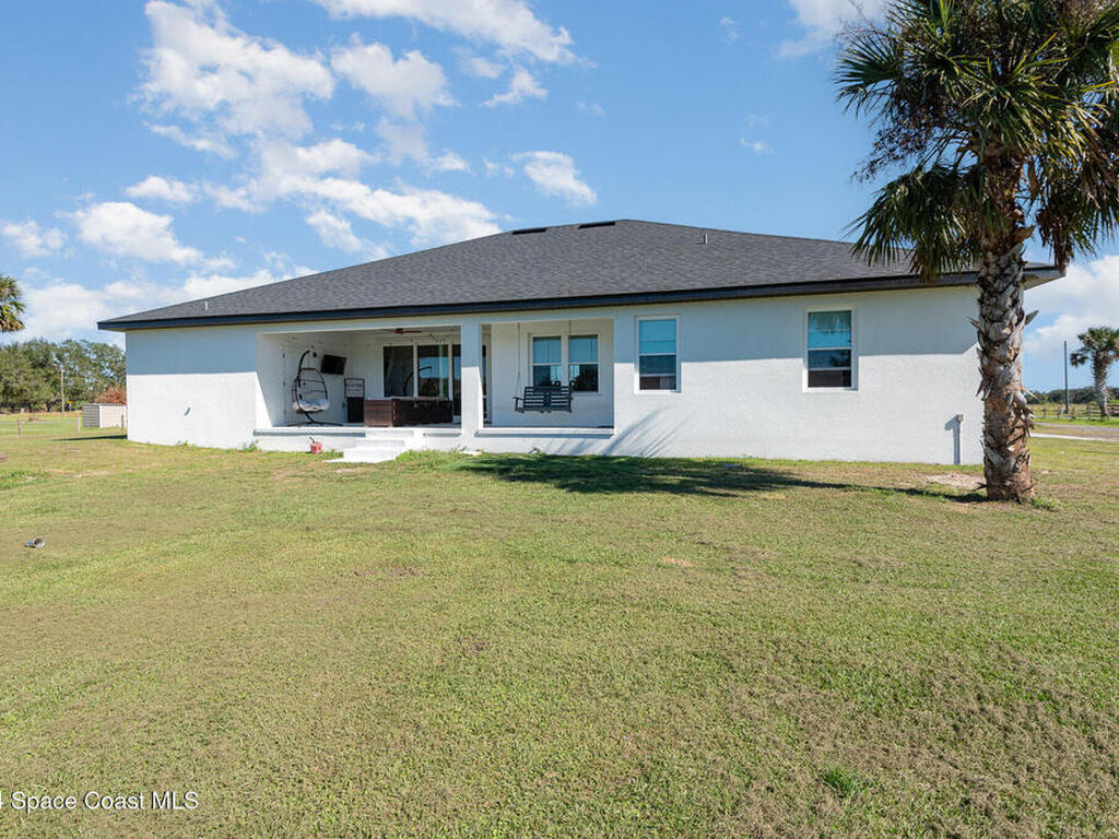 5270 Dixie Way, Mims, FL 32754