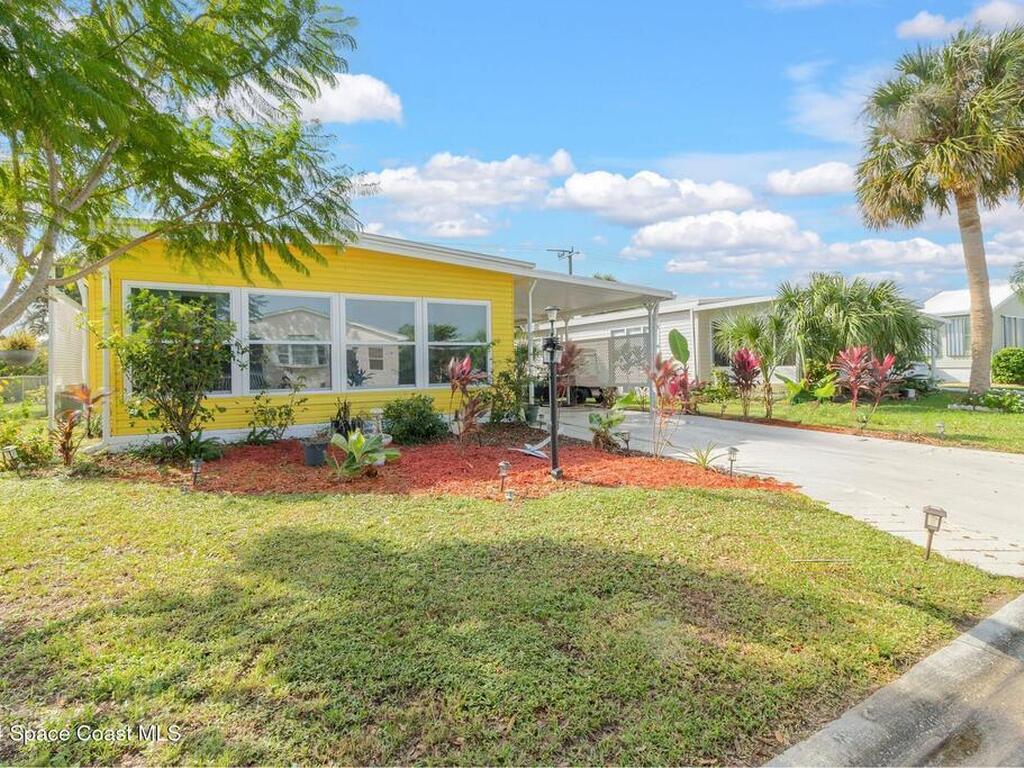 921 Laurel Circle, Barefoot Bay, FL 32976