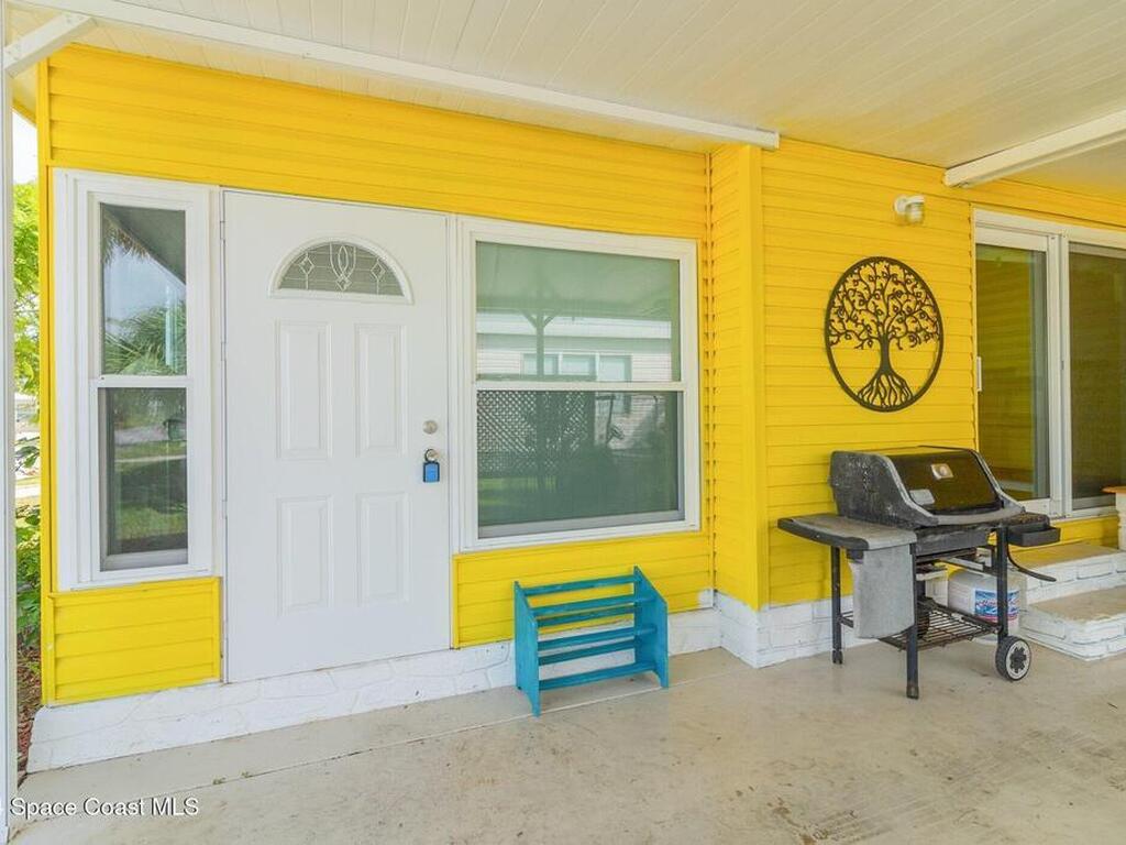 921 Laurel Circle, Barefoot Bay, FL 32976