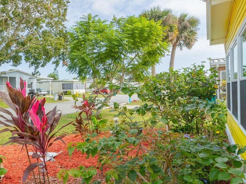 921 Laurel Circle, Barefoot Bay, FL 32976