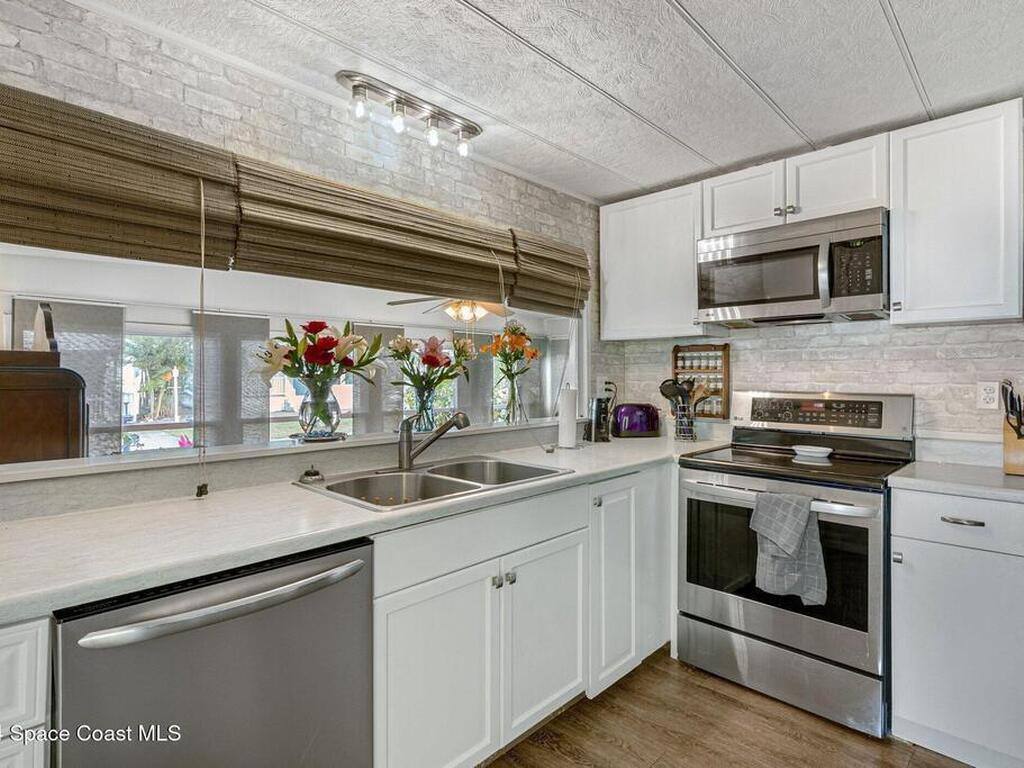 921 Laurel Circle, Barefoot Bay, FL 32976