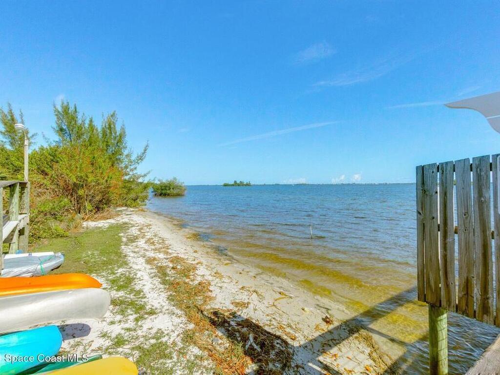 921 Laurel Circle, Barefoot Bay, FL 32976