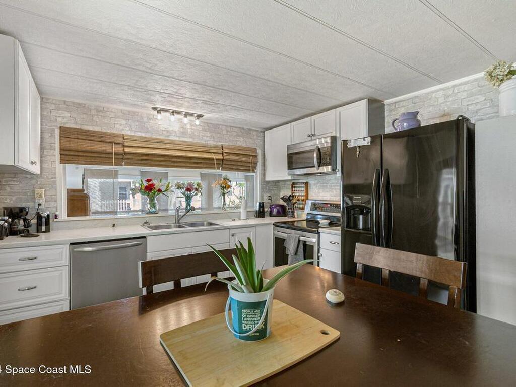 921 Laurel Circle, Barefoot Bay, FL 32976