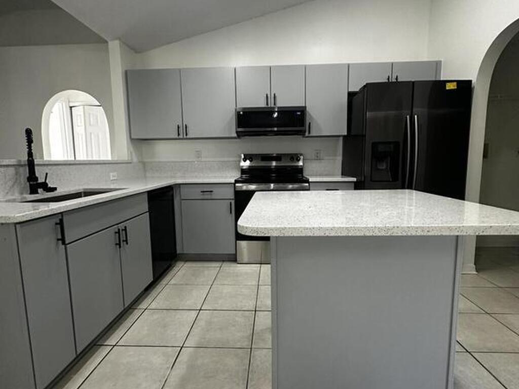 1060 Altamira Street, Palm Bay, FL 32907