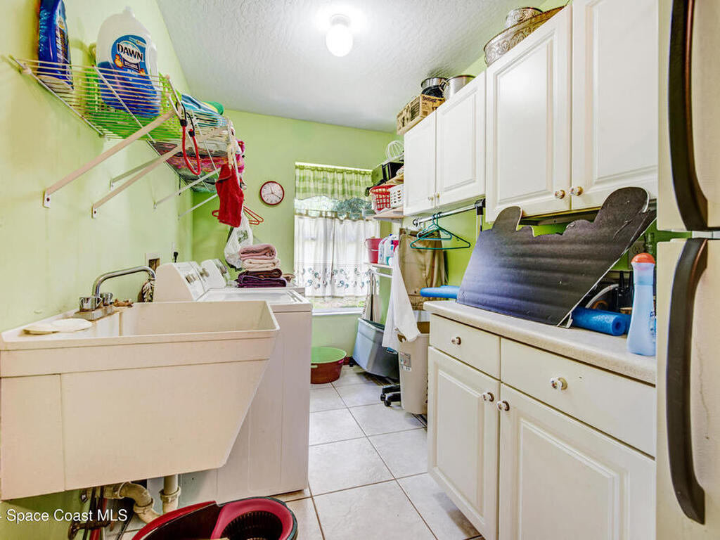 2470 Hunter Lane, Malabar, FL 32950