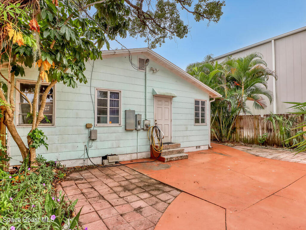 916 Columbus Avenue, Melbourne, FL 32901