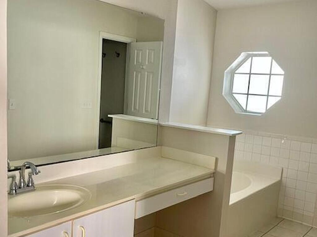 648 Anchor Lane, Melbourne, FL 32904