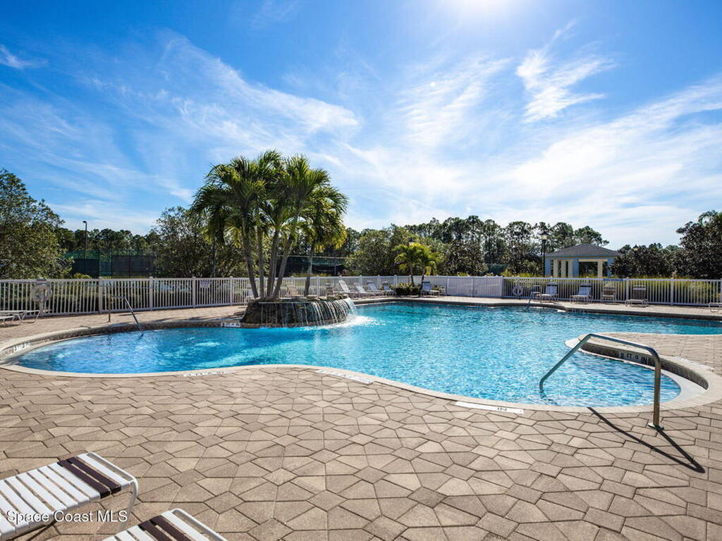 553 Trymore Drive, Palm Bay, FL 32909