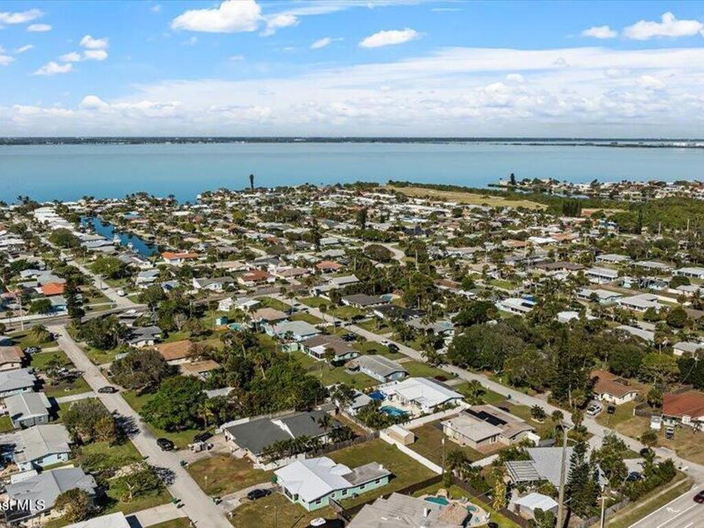 125 W Park Lane, Cocoa Beach, FL 32931