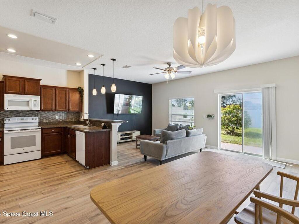 2595 Revolution Street, Melbourne, FL 32935