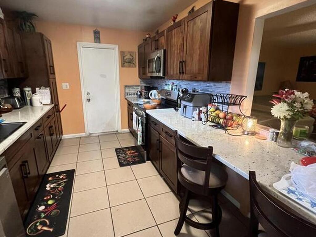 1881 SE Jackson Street, Stuart, FL 34997