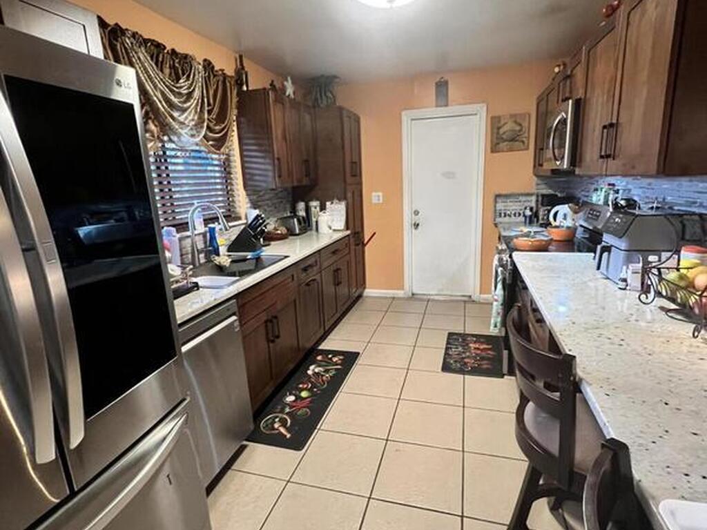 1881 SE Jackson Street, Stuart, FL 34997