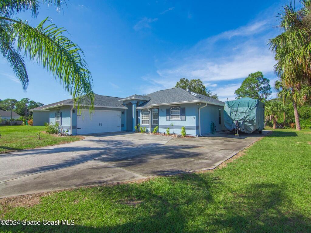 825 Landsdowne Drive, Sebastian, FL 32958