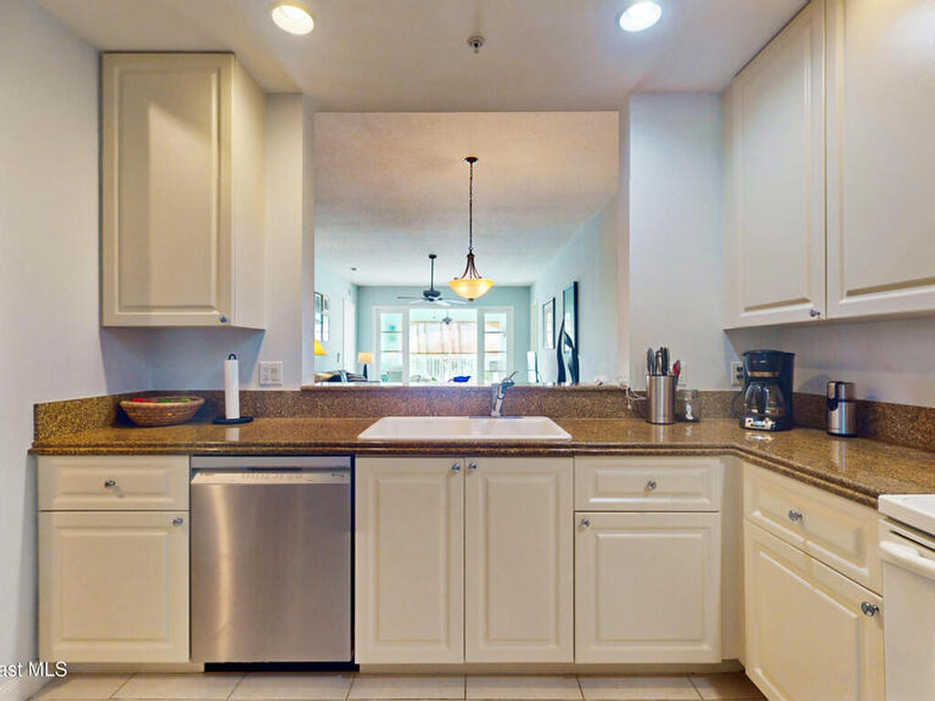 27 Harbour Isle Drive, Hutchinson Island, FL 34949
