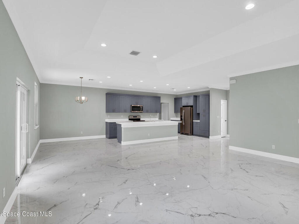 942 SW Jaslo Avenue, Port St. Lucie, FL 34953