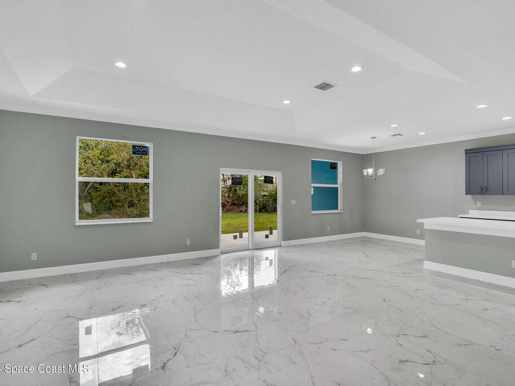 942 SW Jaslo Avenue, Port St. Lucie, FL 34953