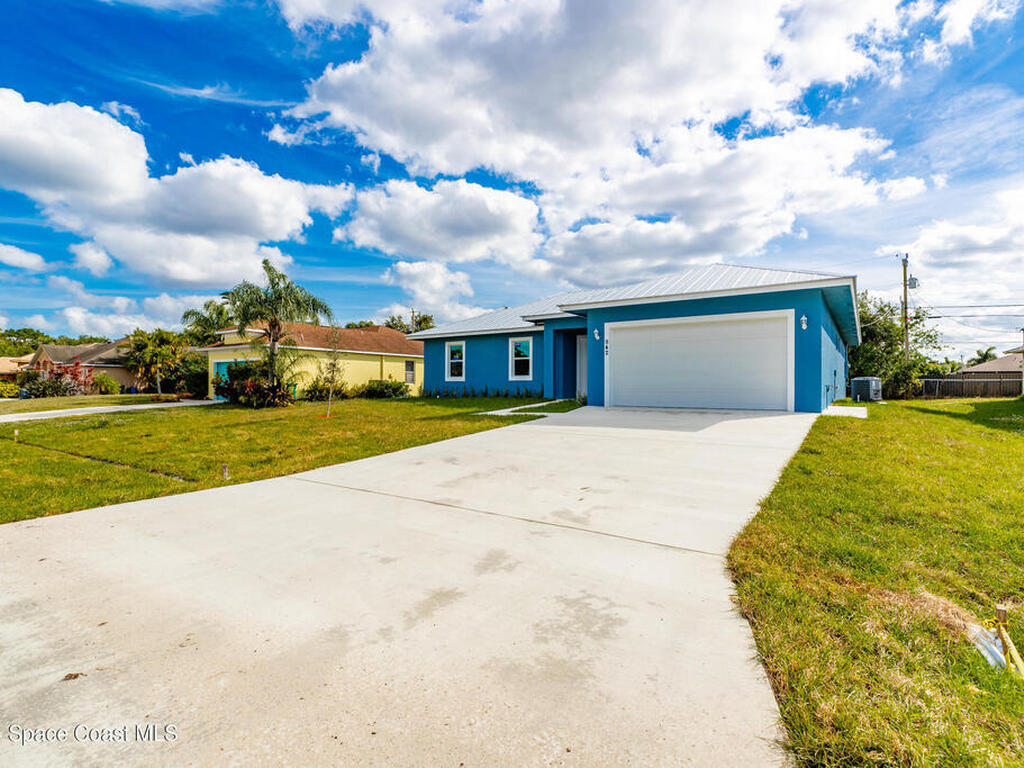 942 SW Jaslo Avenue, Port St. Lucie, FL 34953