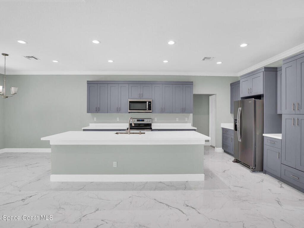 942 SW Jaslo Avenue, Port St. Lucie, FL 34953