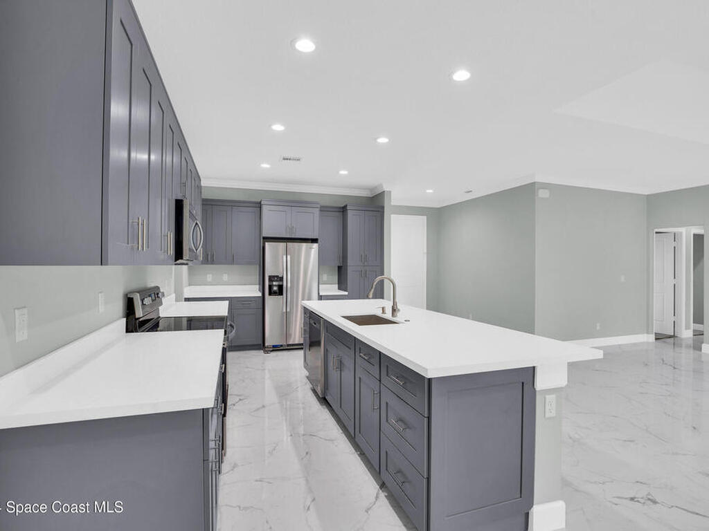 942 SW Jaslo Avenue, Port St. Lucie, FL 34953