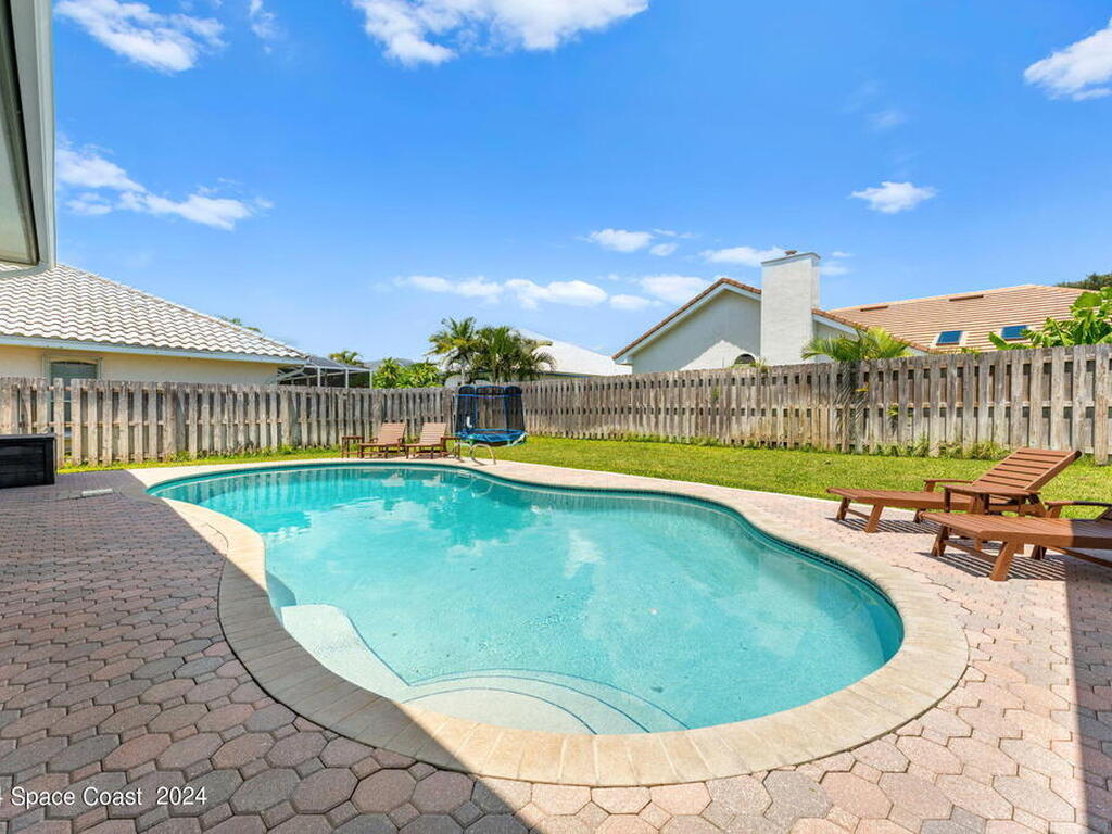 495 Newport Drive, Indialantic, FL 32903