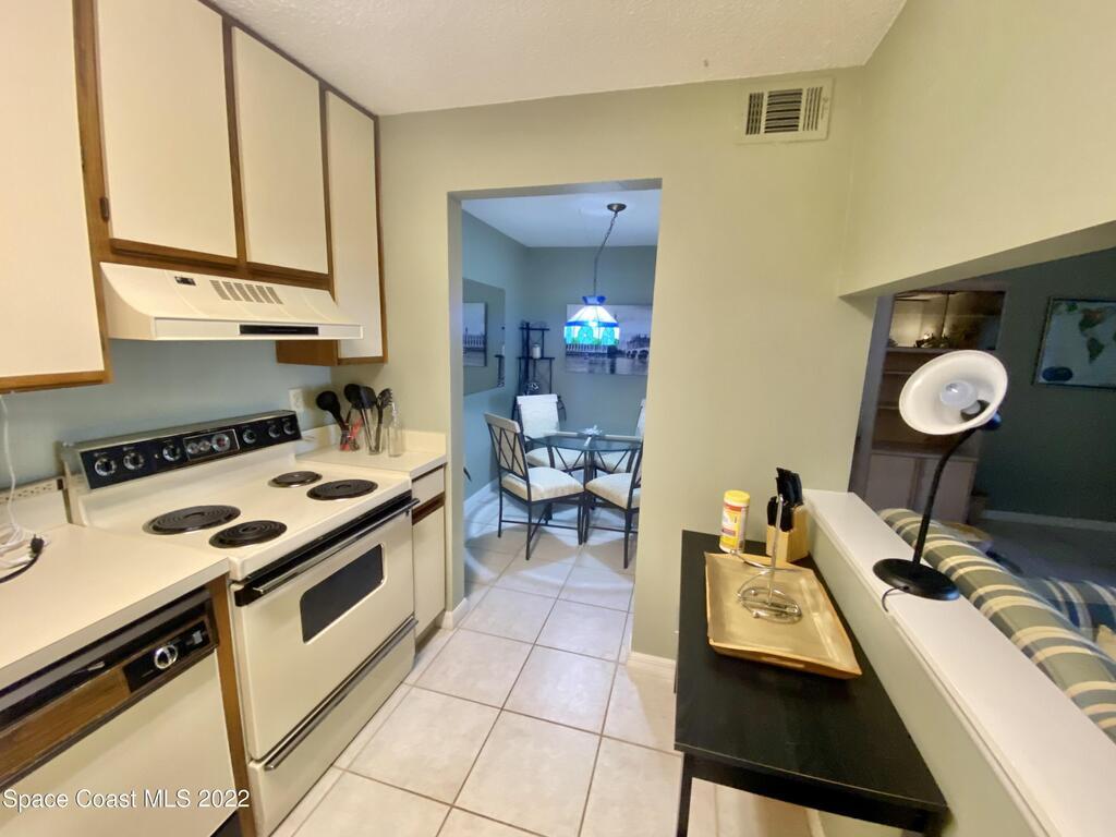 4610 Lake Waterford Way, Melbourne, FL 32901