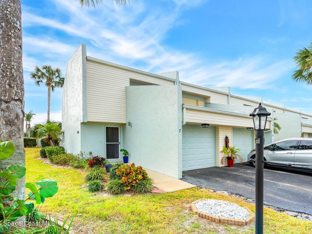 810 Poinsetta Drive, Indian Harbour Beach, FL 32937